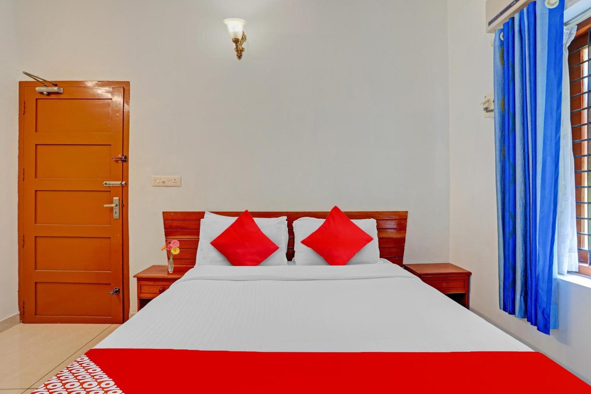 Flagship Hotel Adara Residency Thiruvananthapuram Exterior photo