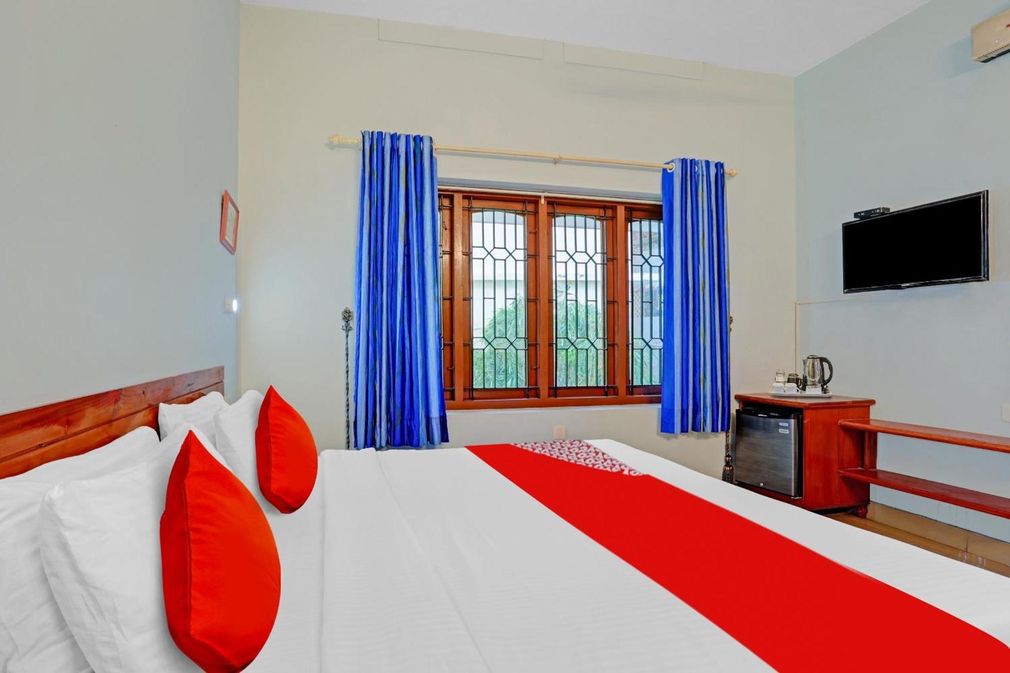 Flagship Hotel Adara Residency Thiruvananthapuram Exterior photo